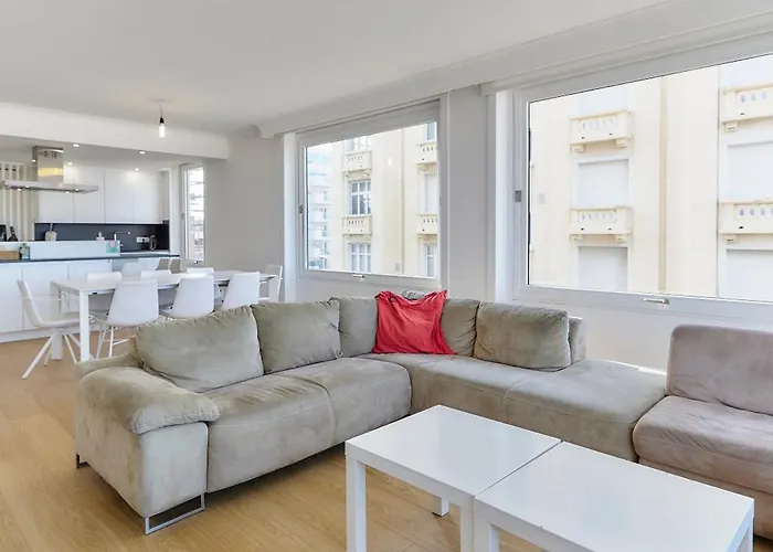 Lecomte - The Shoreline Exclusive Apartment