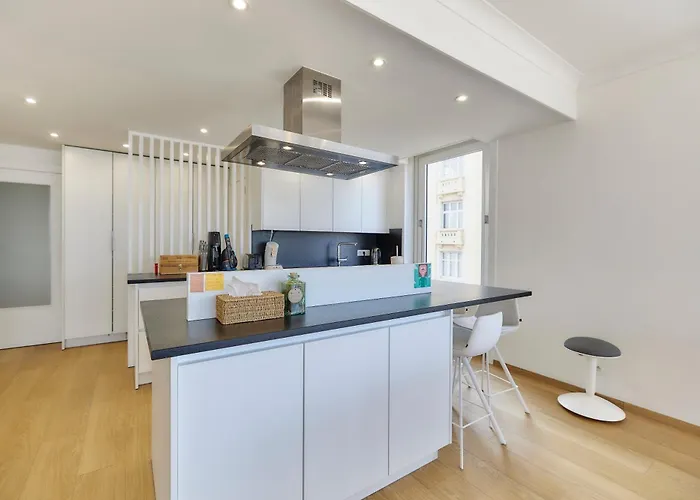 Lecomte - The Shoreline Exclusive Apartment *