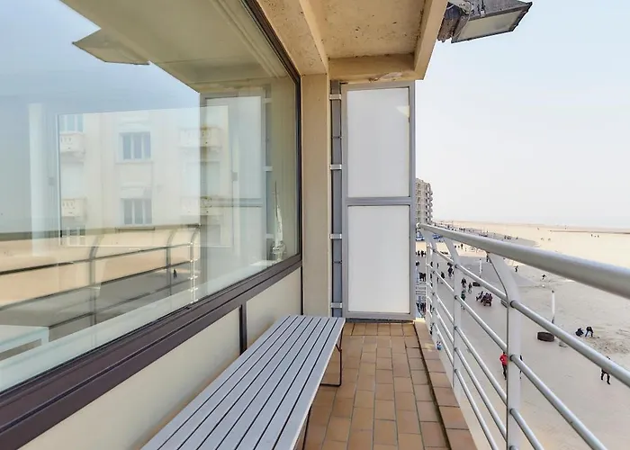 Lecomte - The Shoreline Exclusive Apartment